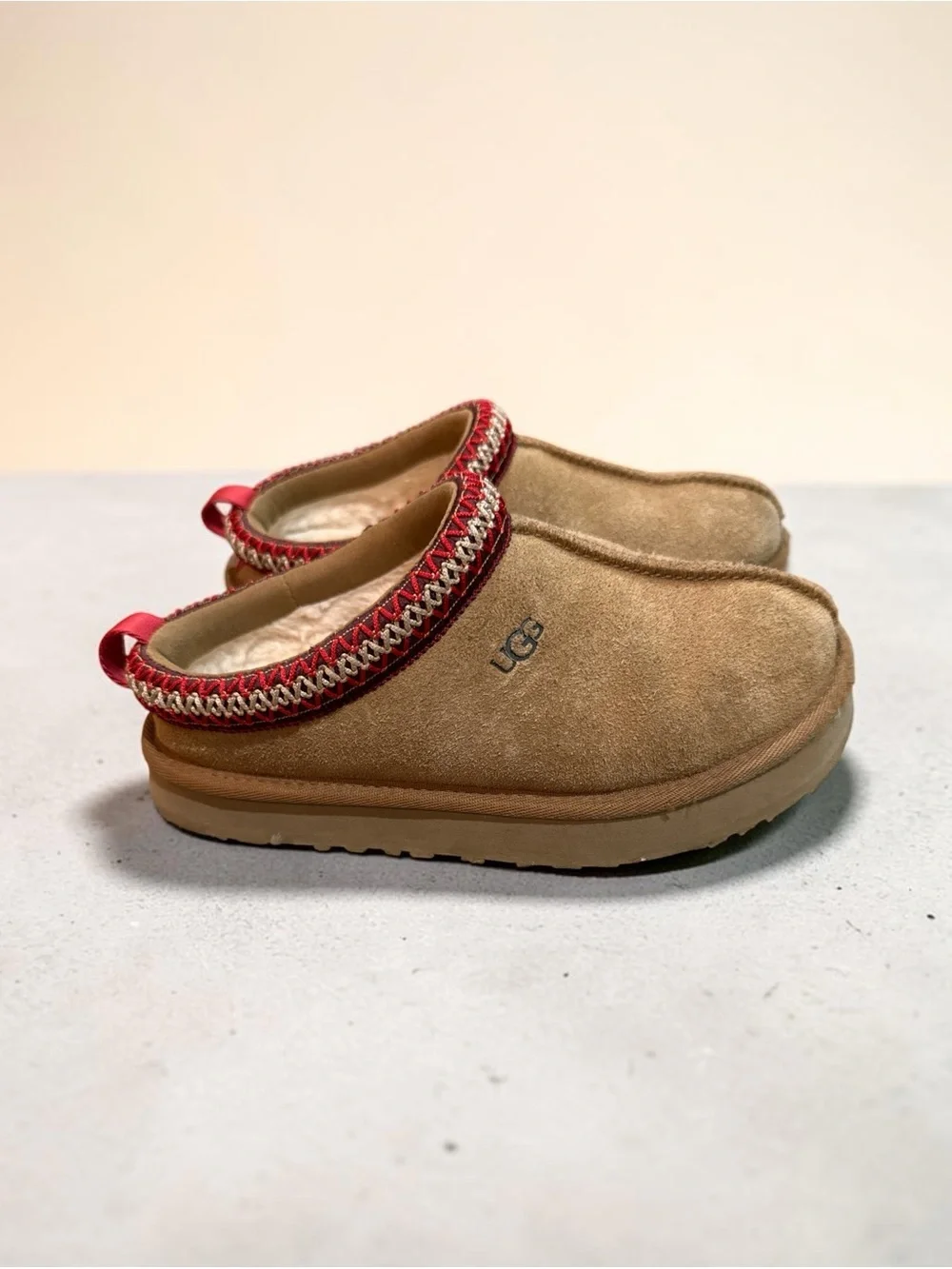 UGG Kids Chestnut Suede TAZZ Slipper Clog (Youth 2)